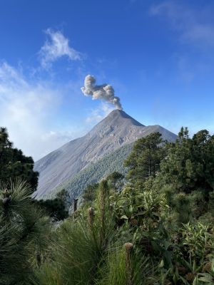 Wykład on-line OPPTG - Między Wulkanami a Błękitem: Podróż przez krajobrazy Gwatemali i Belize.